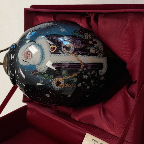 BEAUTIFUL KRIS KRINGLE HAND PAINTED GLASS Ne' Qwa Art CHRISTMAS ORNAMENT - Picture 3 of 7